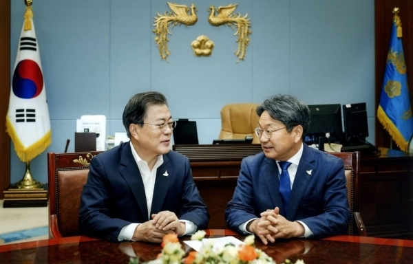 문재인 대통령과 강기정 전 정무수석.