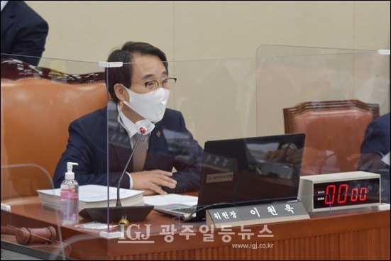 이원욱 국회 과학기술정보방송통신위원장.