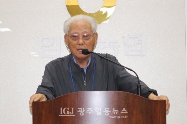 오병채 명예회장(사단법인 대한노인회 광주광역시연합회장 ‧ 임곡초 22회) 의 격려사 모습.