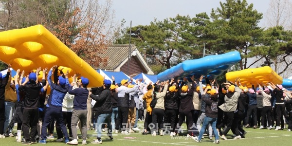 ‘광주광역시 사회복지사 종사자 한마음 체육대회’ 단체 경기 모습.