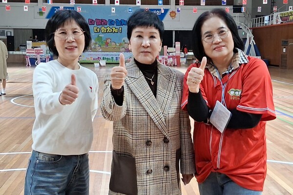 윤미혜 공공형 아이캐슬 어린이집 원장, 윤보미 골드클래스 어린이집 원장, 김효심 광주시민간어린이집연합회장(호반신사임당원장은  “오늘 가족과 아이들이 함께 뛰며 웃음 가득한 시간을 보내듯, 앞으로도 아이들이 안전하고 즐겁게 성장할 수 있는 배움과 놀이의 장을 만들어 가겠다. 교사와 학부모가 함께 협력하며 아이들의 밝은 미래를 위해 최선을 다하겠다.”고 말했다.