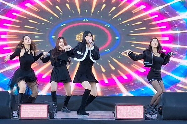 제13회 G-POP 페스티벌에서 멋진 공연이 펼쳐졌다.