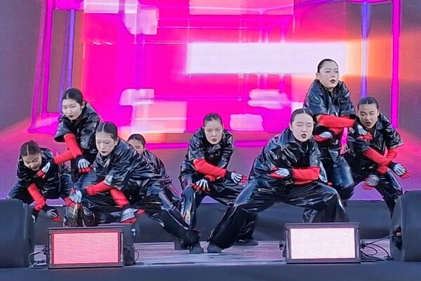 댄스팀 익사이티드는 제13회 G-POP 페스티벌에서 은상을 수상했다.