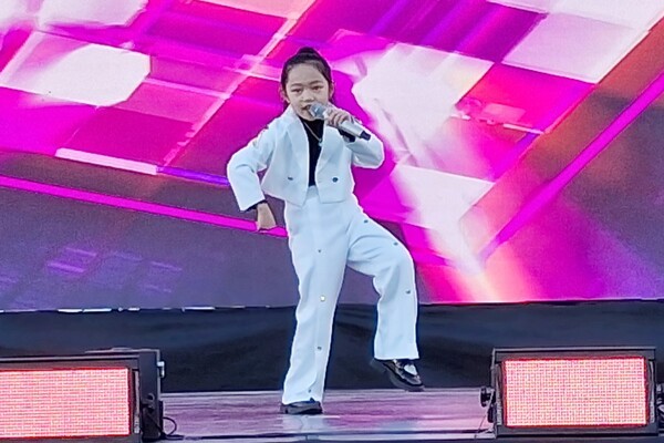 제13회 G-POP 페스티벌에 참여한 출연진들은 평소에 갈고 닦은 멋진 공연을 펼치고 있다.