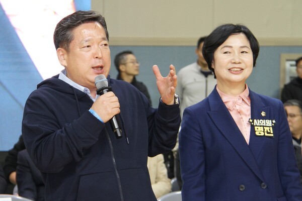 김병내 남구청장은 제37회 광주광역시민체육대회에 참석해 "광주는 스포츠를 통해 하나 되고, 서로를 응원하며 더 건강한 공동체로 성장해 왔다.특히 각 구에서 모인 선수 여러분의 열정과 땀은 우리 지역을 더욱 활기차고 밝게 만드는 힘이 된다. 남구 역시 생활체육 활성화를 위해 꾸준히 노력해 왔으며,앞으로도 주민들이 언제 어디서나 운동을 즐기고 삶의 활력을 얻을 수 있는 환경을 만들기 위해 최선을 다하겠다."라고 축사를 전했다.