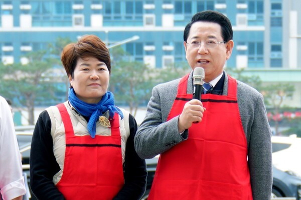 김영록 전남도지사는 한여농 전남연합회,김장김치 나눔행사에 참석해 