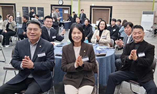 박현석 위원, 박미옥 위원, 박병기 위원은 제22기 민주평화통일자문회의 광주광산구협의회 출범식에 참석해 