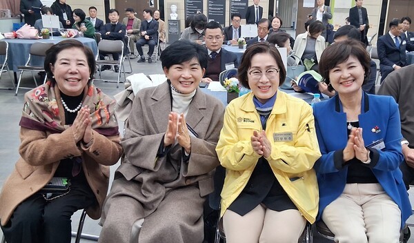 이순덕 위원, 양만주 위원, 윤혜영 위원과 위원들은 제22기 민주평화통일자문회의 광주광산구협의회 출범식에 참석해 