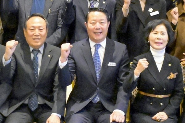 (가운데) 최영일 순창군수는 민주평화통일자문회의 제22기 순창군협의회 출범식에 참석해 