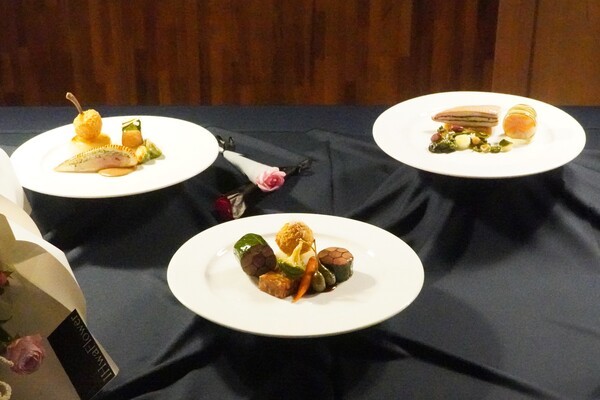 호남대학교 외식조리학과 제24회 졸업작품전에는 그동안 갈고 닦은 졸업생들의 멋진 작품들이 전시됐다.