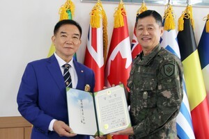 [취재현장] 이일용 육군31사단장, 광주·전남지역 안보역량 발전에 공이 큰 정무중 광주전남재향군인회 특임부회장에게 감사장 전달